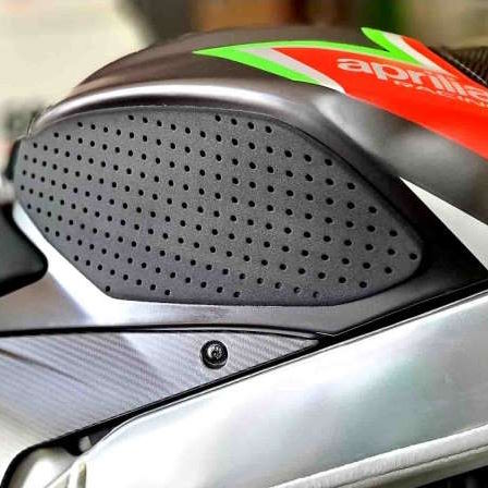 Aprilia RSV4 / Tuono V4 – 2015 to 2020 Zas tank grip Preview