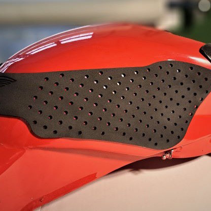 Ducati Panigale V2 – Zas tank grip Preview